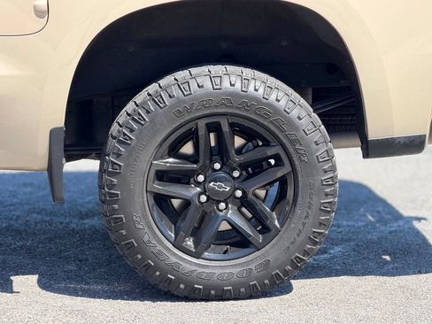 Used 2023 Chevrolet Silverado 1500 LT Trail Boss w/ Protection Package AWD/4WD image 3