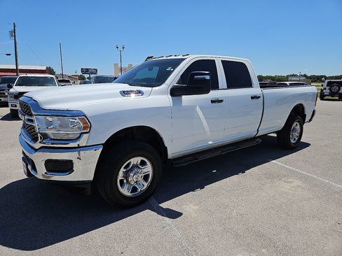 Used 2023 RAM 2500 Tradesman AWD/4WD image 2