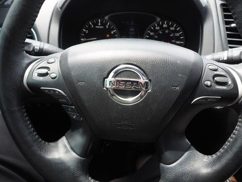 Used 2019 Nissan Pathfinder Platinum AWD/4WD image 33