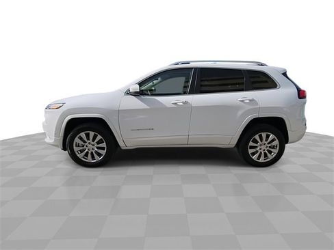 Used 2018 Jeep Cherokee Overland w/ Technology Group image 5