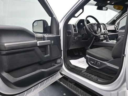 Used 2017 Ford F150 XLT w/ Equipment Group 302A Luxury AWD/4WD image 15