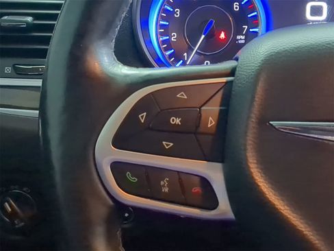 Used 2017 Chrysler 300 C w/ Safetytec Plus Group image 22