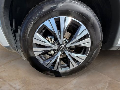 Used 2023 Nissan Rogue SV image 26