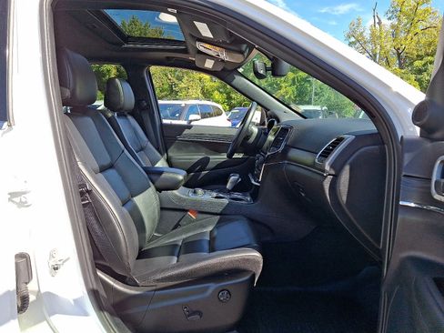 Used 2022 Jeep Grand Cherokee Limited image 15