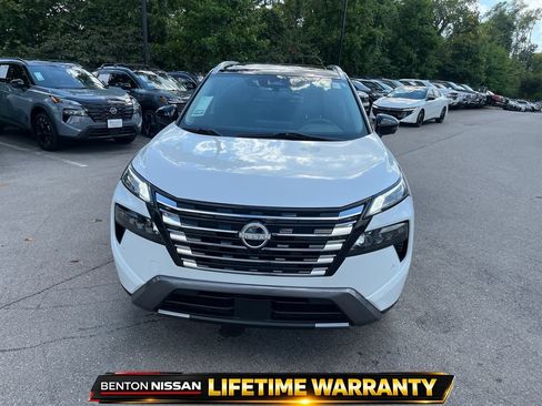 Used 2024 Nissan Rogue SL w/ SL Premium Package FWD image 9