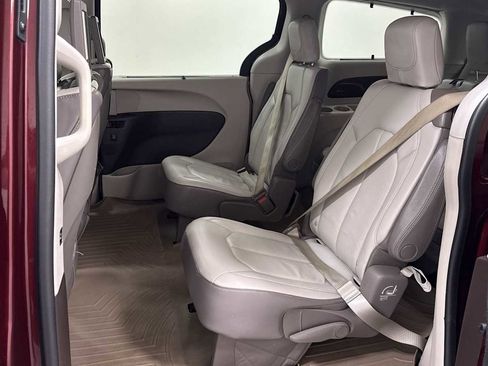 Used 2017 Chrysler Pacifica Touring-L Plus w/ Advanced Safetytec Group image 23