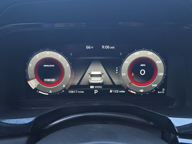 Used 2025 Nissan Pathfinder Platinum FWD image 17