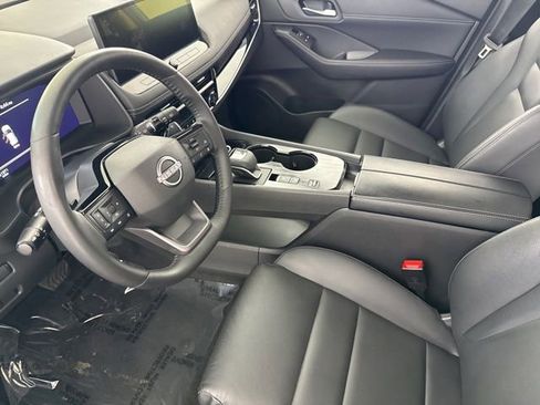 Used 2025 Nissan Rogue SL FWD image 20