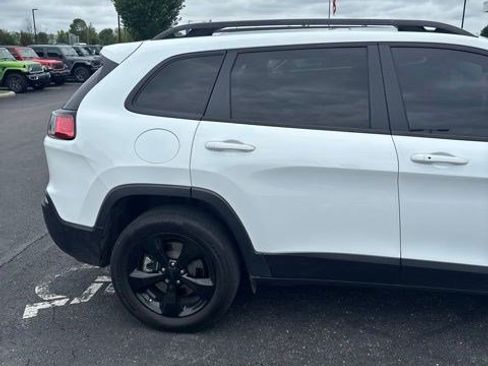 Used 2023 Jeep Cherokee Altitude Lux w/ Lux Elite Package AWD/4WD image 5