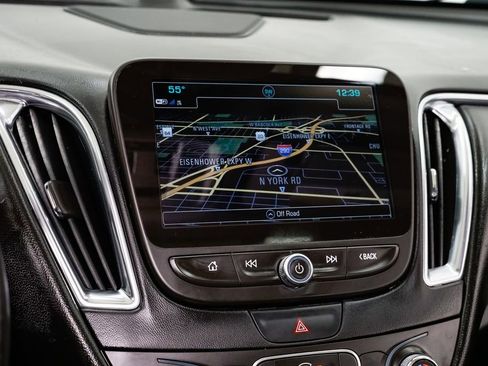 Used 2017 Chevrolet Malibu LT w/ Leather Package image 16