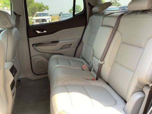 Used 2019 GMC Acadia SLT w/ LPO, Cargo Package AWD/4WD image 19