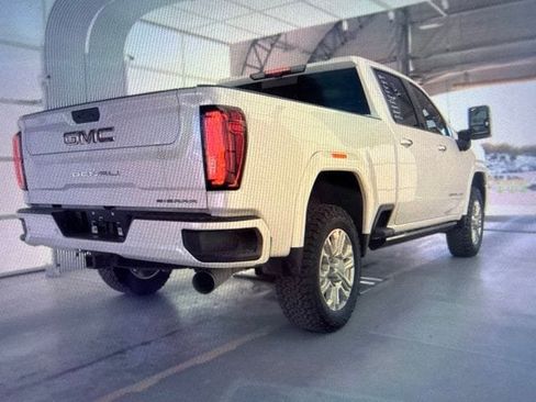 Used 2022 GMC Sierra 2500 Denali w/ Denali Ultimate Package AWD/4WD image 3