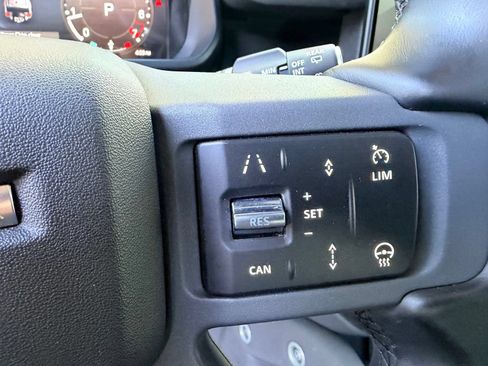Used 2023 Land Rover Defender 130 X-Dynamic SE AWD/4WD image 17