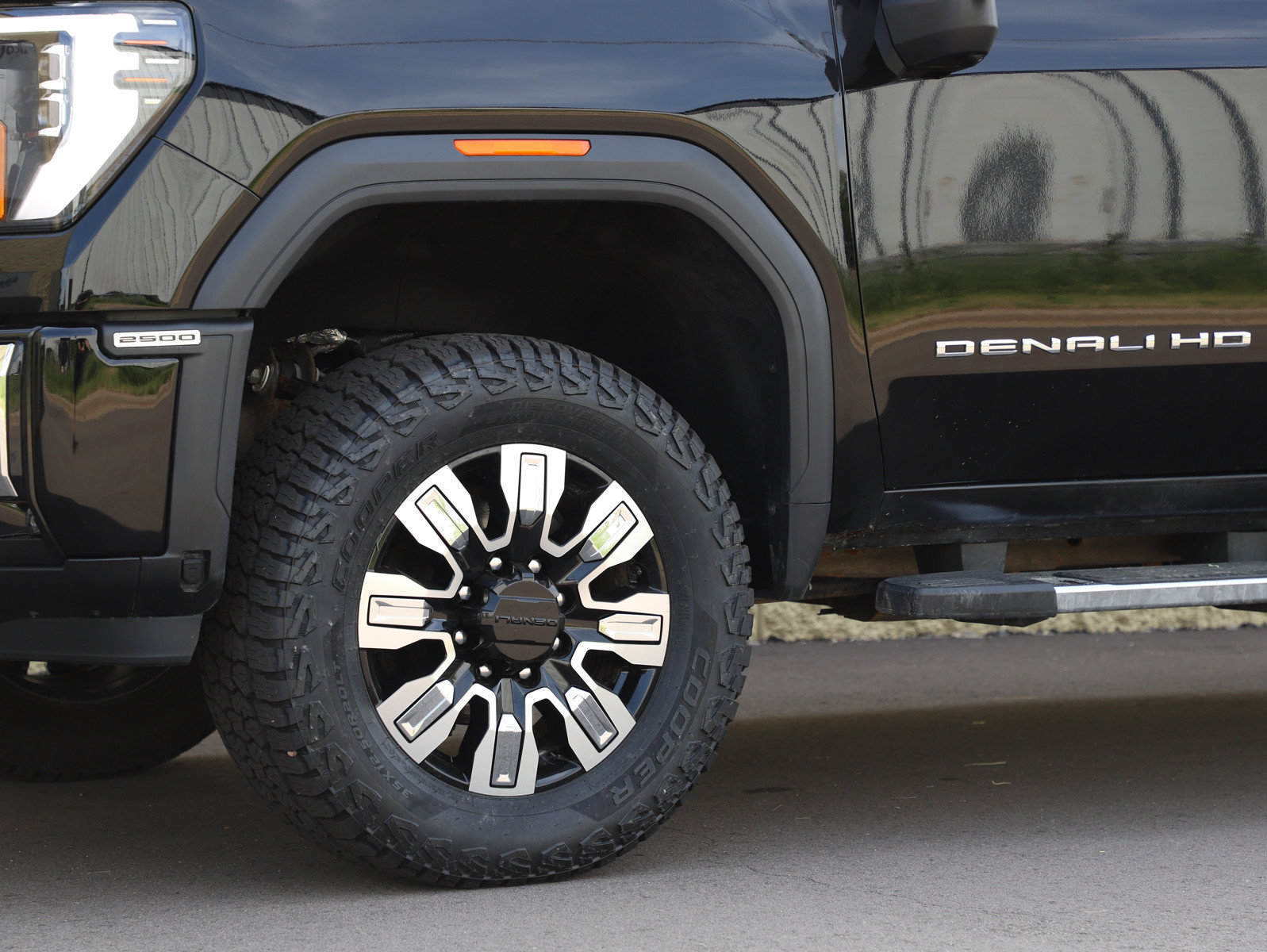 Used 2025 GMC Sierra 2500 Denali AWD/4WD image 31