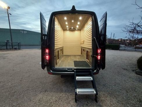 Used 2014 Mercedes-Benz Sprinter 2500 image 69