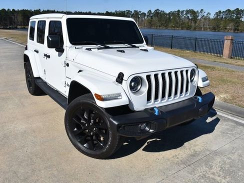 Used 2023 Jeep Wrangler Unlimited Sahara image 2