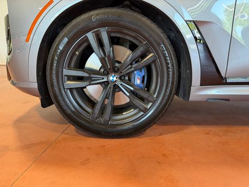 Used 2024 BMW X7 xDrive40i w/ M Sport Package AWD/4WD image 14