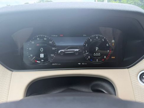 Used 2019 Land Rover Range Rover Velar R-Dynamic SE AWD/4WD image 29