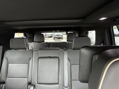 Certified 2021 GMC Yukon SLT w/ SLT Premium Package image 11