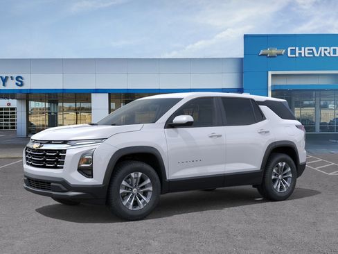 New 2026 Chevrolet Equinox LT FWD image 2