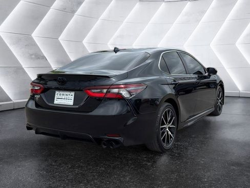 Used 2023 Toyota Camry SE image 7