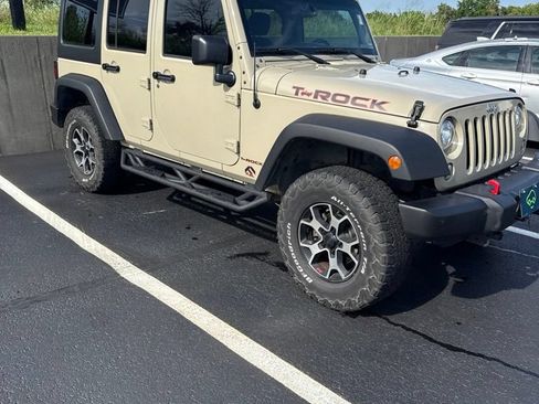 Used 2018 Jeep Wrangler Unlimited Sport S AWD/4WD image 2