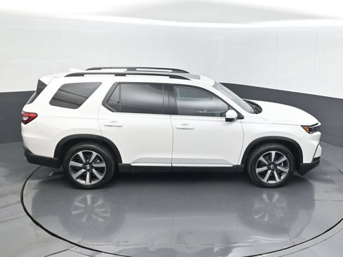Used 2025 Honda Pilot Elite image 14