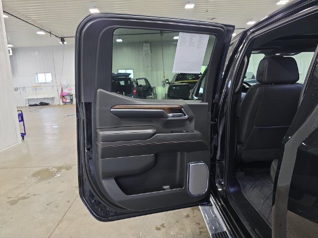 Used 2024 Chevrolet Silverado 1500 High Country w/ High Country Premium Package AWD/4WD image 26