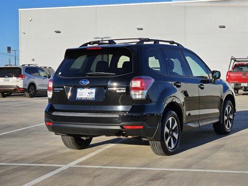 Used 2017 Subaru Forester 2.5i Premium image 4
