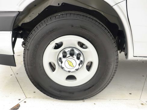 Used 2025 Chevrolet Express 3500 LT w/ LT Preferred Equipment Group image 26