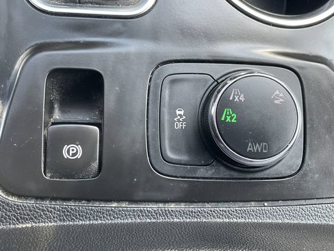 Used 2021 Chevrolet Traverse LS AWD/4WD image 35