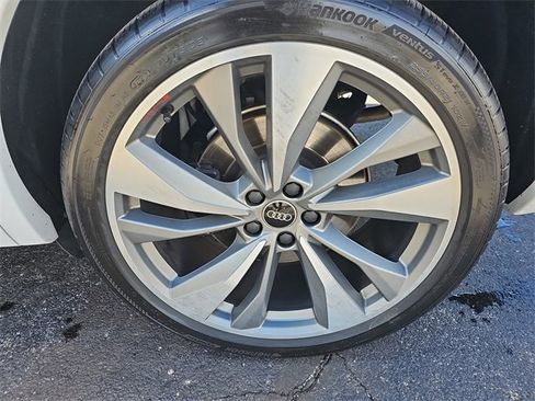 Used 2023 Audi SQ5 Premium Plus w/ Premium Plus Package image 34