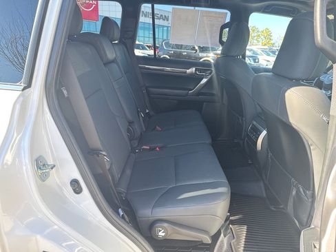 Used 2023 Lexus GX 460 Premium w/ Premium Package image 42