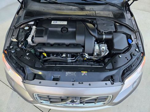 Used 2011 Volvo XC70 T6 image 32