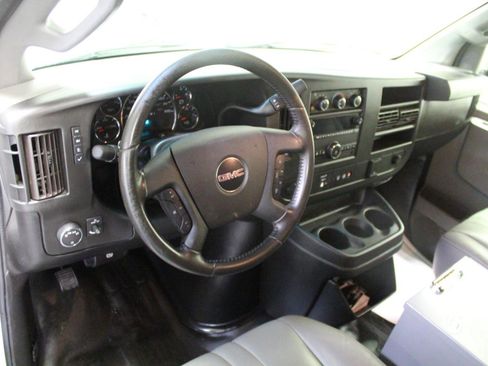 Used 2020 GMC Savana 2500 w/ Enhanced Convenience Package image 8