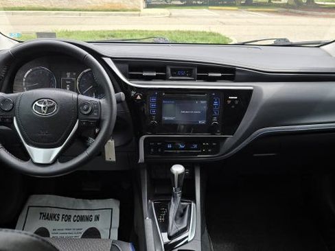 Used 2017 Toyota Corolla SE FWD image 13
