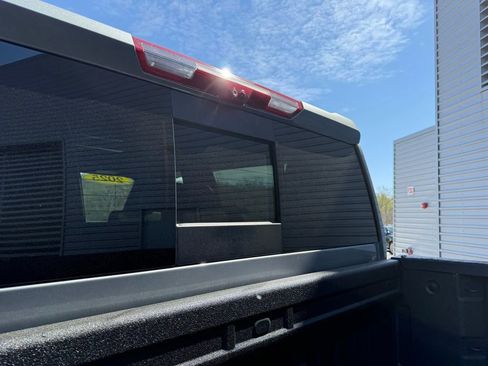 Used 2025 GMC Sierra 2500 Denali Ultimate image 21