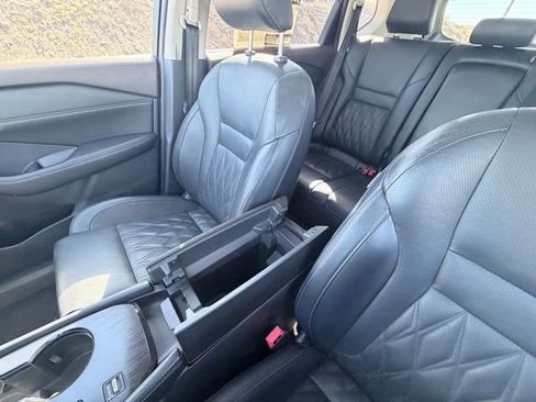 Used 2022 Nissan Rogue Platinum w/ Head-Up Display Package image 18