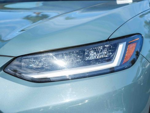 Used 2025 Honda HR-V Sport image 4