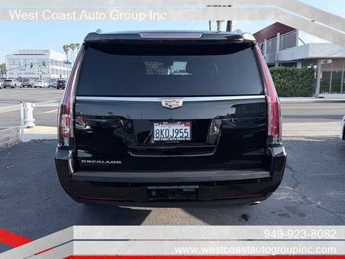 Used 2018 Cadillac Escalade ESV Luxury RWD image 5
