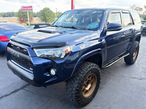 Used 2019 Toyota 4Runner TRD Off-Road Premium AWD/4WD image 3