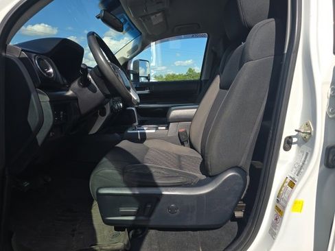 Used 2017 Toyota Tundra SR5 image 10
