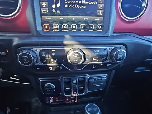 Used 2021 Jeep Wrangler Unlimited Rubicon image 28