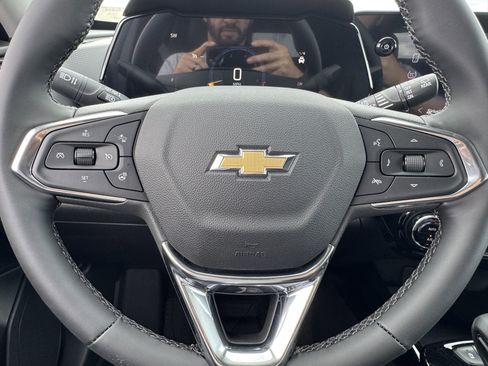 New 2025 Chevrolet Trax LT w/ LT Convenience Package image 26