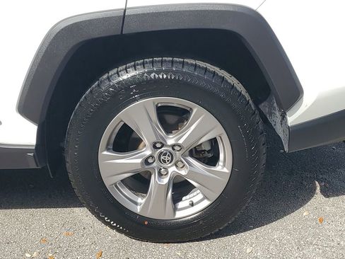 Used 2022 Toyota RAV4 XLE image 5