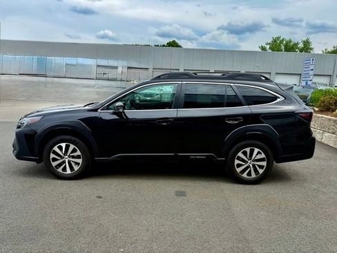Used 2023 Subaru Outback Premium AWD/4WD image 4