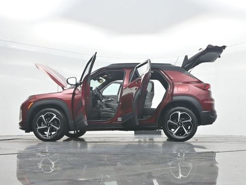 Used 2023 Chevrolet TrailBlazer RS FWD image 46