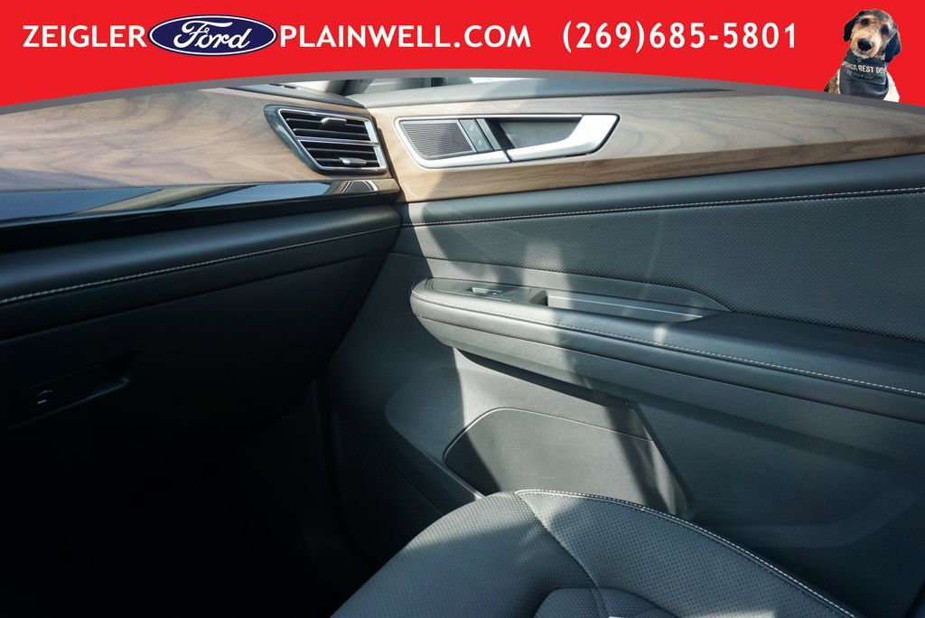 Used 2025 Volkswagen Atlas SE FWD image 33