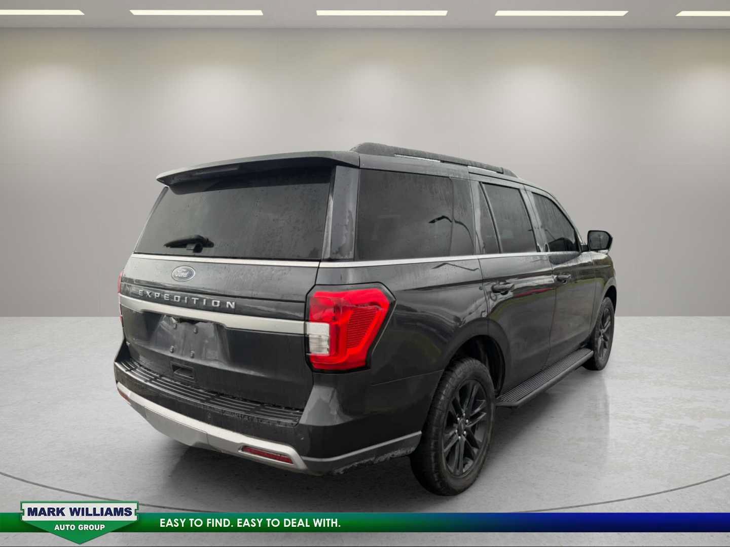 Used 2024 Ford Expedition XLT AWD/4WD image 2
