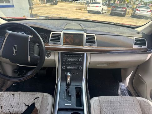 Used 2009 Lincoln MKS FWD image 7